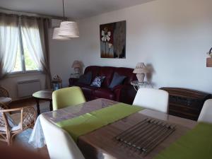 La Dindoulette a partir de 3 jours et plus sans piscine pour 6 personnes personnes