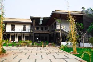 Aathi Resort