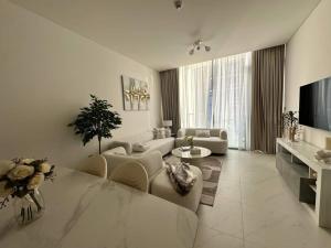 Spacious 1bedroom W Lagoon In Al Maktoum City