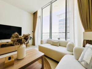 Fully Furnished 1br W Relaxing Lagoon View