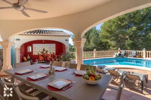 Villa Green Grass by Abahana Villas