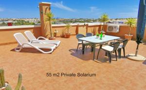 Apartment with large roof solarium