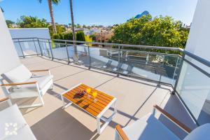 Villa Dunamoon by Abahana Villas