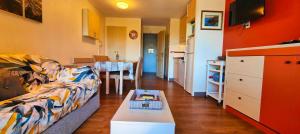 Beautiful apt with AC and swimming pool