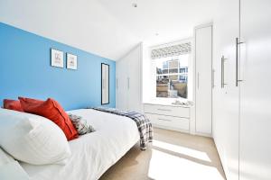 New Chic 3-Bed Flat in Clapham
