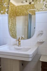 Maisons de vacances Magnifique maison provencale haut standing avec piscine, jardins, garages fermes : photos des chambres