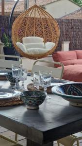 Maisons de vacances Magnifique maison provencale haut standing avec piscine, jardins, garages fermes : photos des chambres