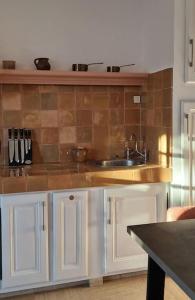 Maisons de vacances Magnifique maison provencale haut standing avec piscine, jardins, garages fermes : photos des chambres