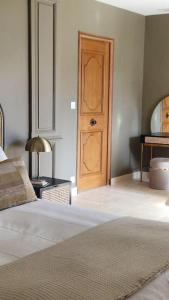 Maisons de vacances Magnifique maison provencale haut standing avec piscine, jardins, garages fermes : photos des chambres