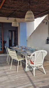 Maisons de vacances Magnifique maison provencale haut standing avec piscine, jardins, garages fermes : photos des chambres