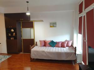 Lake-Town Apartment