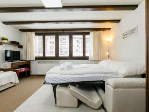 Apartment Residenza Chesa Margun 35-1 by Interhome