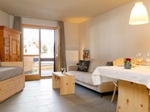 Apartment Residenza Chesa Margun 56-3 by Interhome - 3hvězdičkové hotely ve městě Surlej