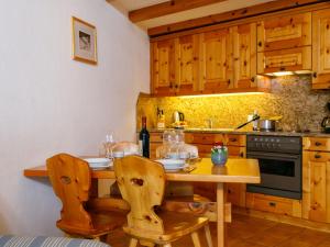 Apartment Residenza Chesa Margun 57-1 by Interhome