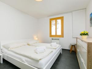 Apartment Residenza Chesa Margun 33-2 by Interhome