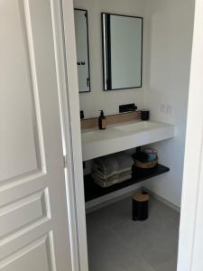 Sejours chez l'habitant Suite autonome acces piscine : photos des chambres