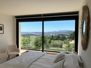 Suite autonome accès piscine - Évenos