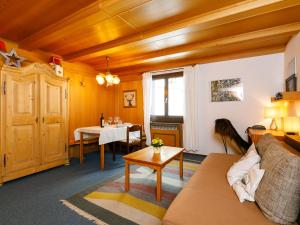 Apartment Residenza Chesa Margun 23-1 by Interhome