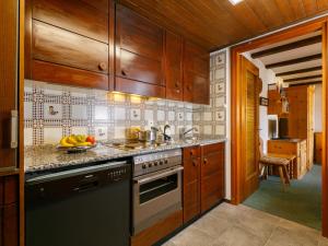 Apartment Residenza Chesa Margun 77-2 by Interhome