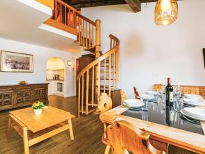 Apartment Residenza Chesa Margun 15-5 by Interhome