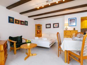 Apartment Residenza Chesa Margun 33-5 by Interhome