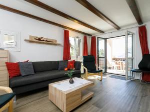 Apartment Residenza Chesa Margun 710-1 by Interhome