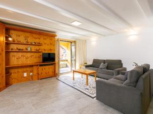 Apartment Residenza Chesa Margun 23-5 by Interhome