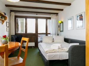 Apartment Residenza Chesa Margun 67-1 by Interhome