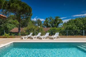 250 Meter zum Strand mit Privatpool, BBQ, Klima 