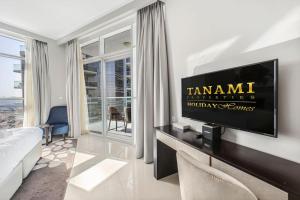 Tranquil Studio with Golf View