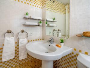 Apartment Las Adelfas by Interhome