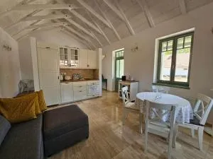 Kövirózsa Porta - Kékkút