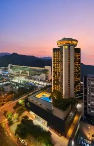 Shangri-La Shenzhen - Nearby Luohu Border, Outdoor Swimming Pool - Fuk Tak Kung