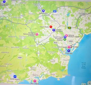 Cardiff Coach House with Hot Tub & Log Fire