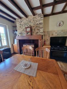 Maisons de vacances gite avec piscine et etang Sarrazac Dordogne : photos des chambres