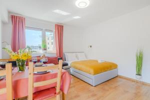 Lumina apart on Aleje Solidarności