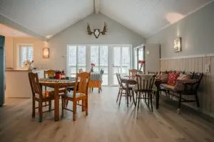 Auktsjaur Country House - Lomträsk