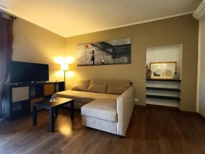 Delle Erbe – The Nightlife