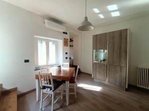 Delle Erbe – The Nightlife