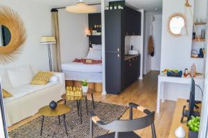 -Le Phare- Front de mer a Concarneau avec balcon