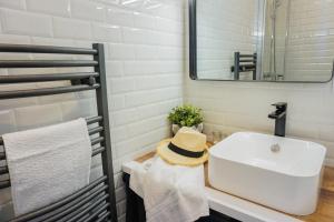 -Le Phare- Front de mer a Concarneau avec balcon