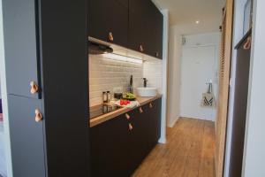 -Le Phare- Front de mer a Concarneau avec balcon