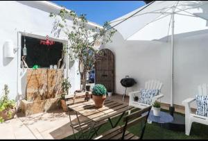 IDEAL APPARTMENT WITH TERRACE NEAR THE BEACh - Ubytování bez kategorie ve městě Valencie