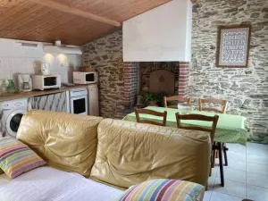 Maison en pierre au Lac du Jaunay - 圣于连－德朗德