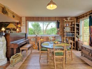 Holiday Home Wood love Home by Interhome