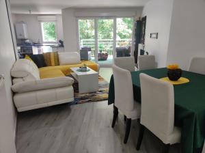 Cosy Appartment Thiais 80m² - 3hvězdičkové hotely ve městě Thiais