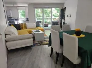 Cosy Appartment Thiais 80m² - 舍维伊拉吕