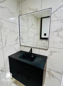 Charming Downtown - AC - WiFi - Private Entrance