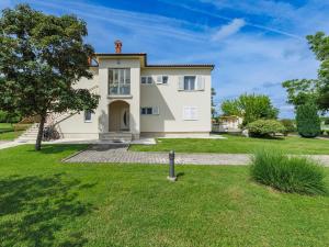 Apartment Macini-1 by Interhome