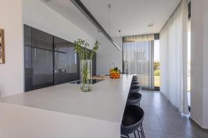 Liam Beach Front Luxury Villa with 100m2 infinity pool